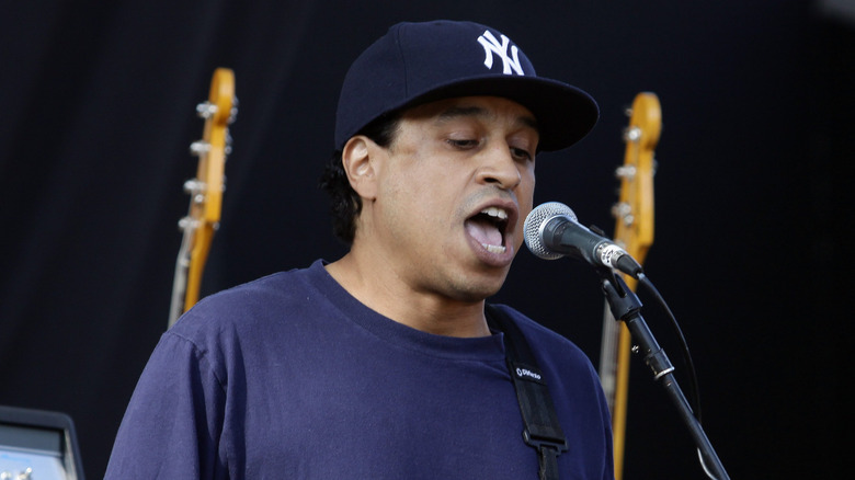 Chi Cheng singing and playing bass with Deftones
