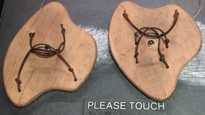 Hand paddle for swimming