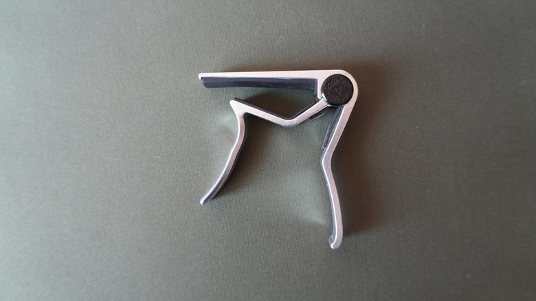 A guitar capo