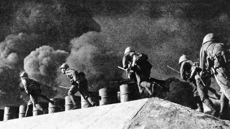 Japanese troops running during the Battle of Hong Kong