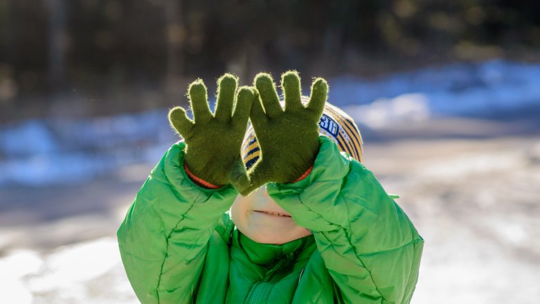 cold hands in gloves