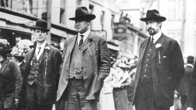 Tresca leads silk workers' strike
