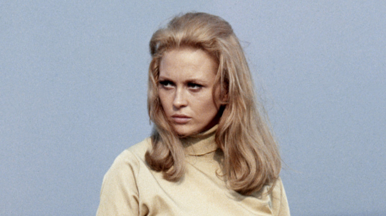 Faye Dunaway on a beach in a scene from The Thomas Crown Affair