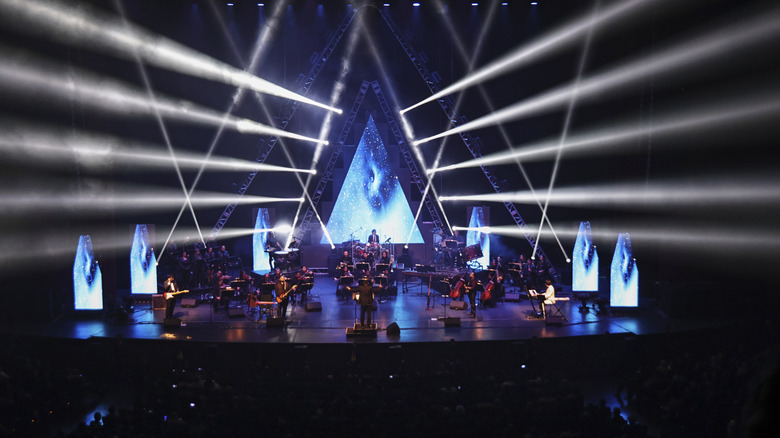 Mexican orchestra performing the music of Pink Floyd