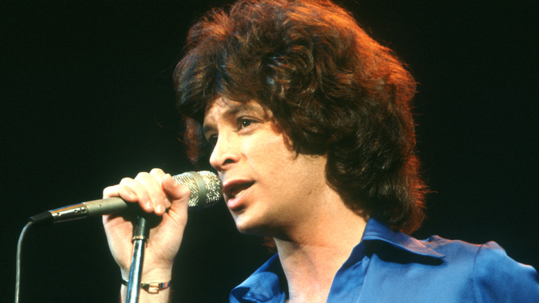 Eric Carmen singing with the Raspberries in early 1970s