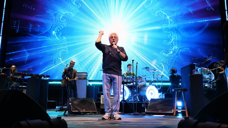 Robert Daltrey singing on stage