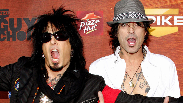 Tommy Lee and Nikki Sixx of Mötley Crüe screaming