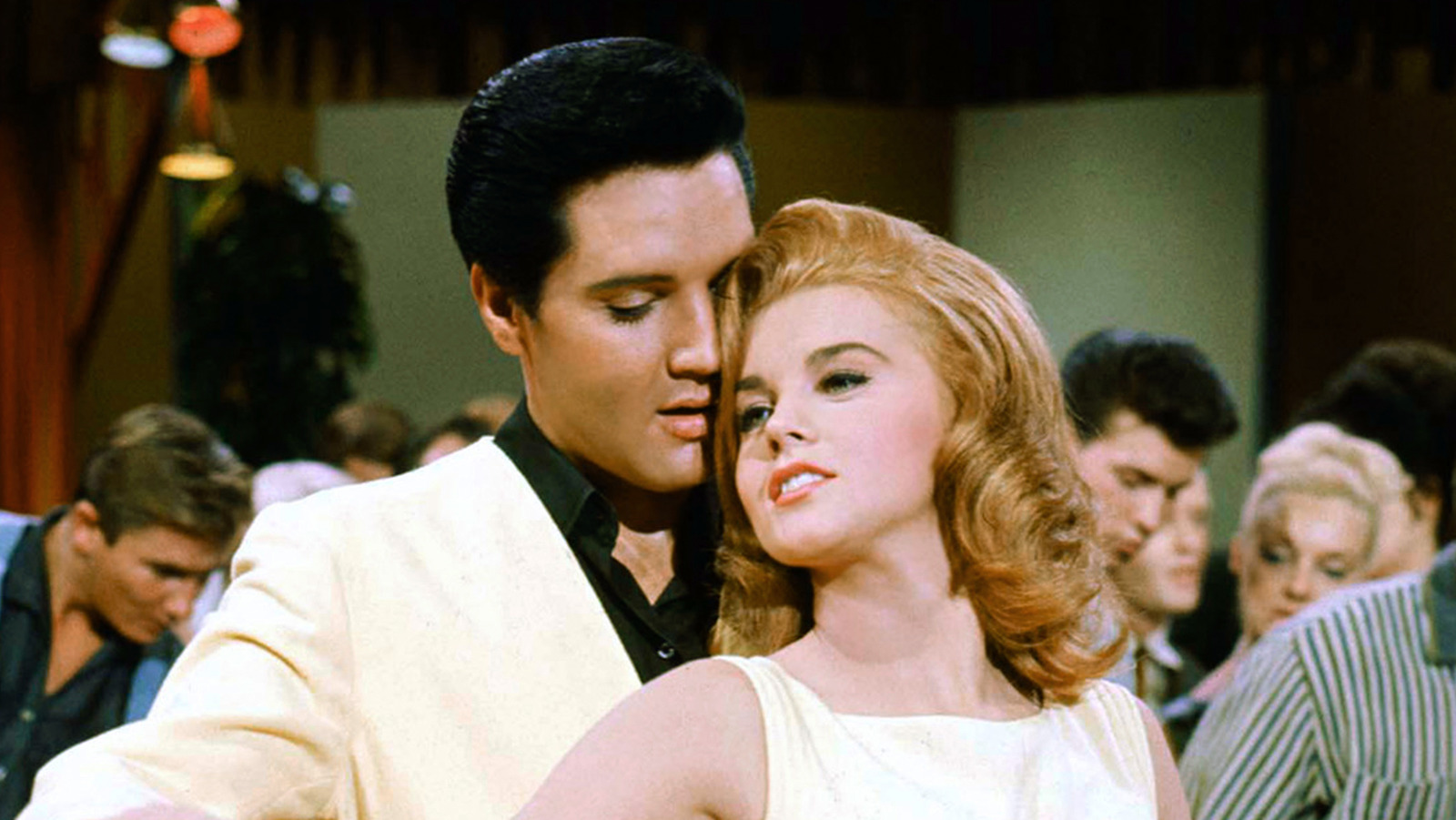 A Look At Elvis Presley s Wild Relationship History 54 OFF a-look-at-elvis-presley-s-wild-relationship-history-54-off