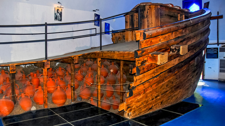 a similar byzantine shipwreck in museum