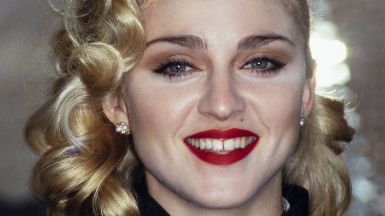 Madonna smiles, 1986