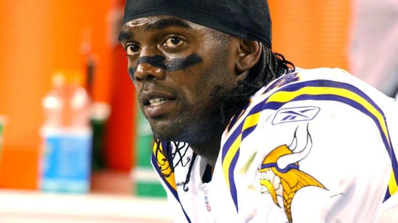 Randy Moss profile Vikings uniform