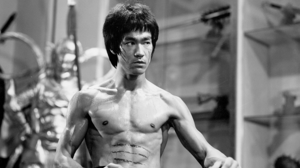  Bruce Lee poses