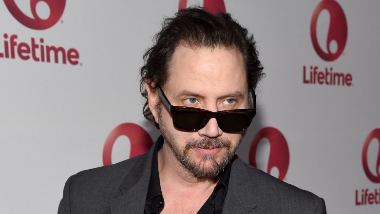 Jamie Kennedy wearing sunglasses