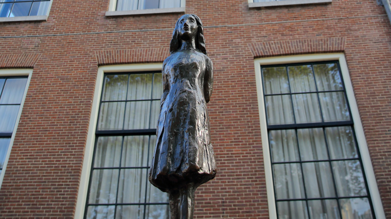 Anne Frank statue