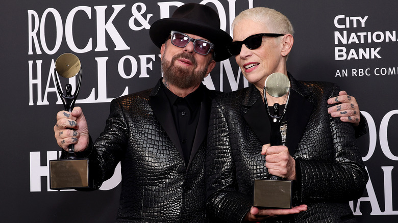 Eurythmics at Rock Hall of Fame holding awards