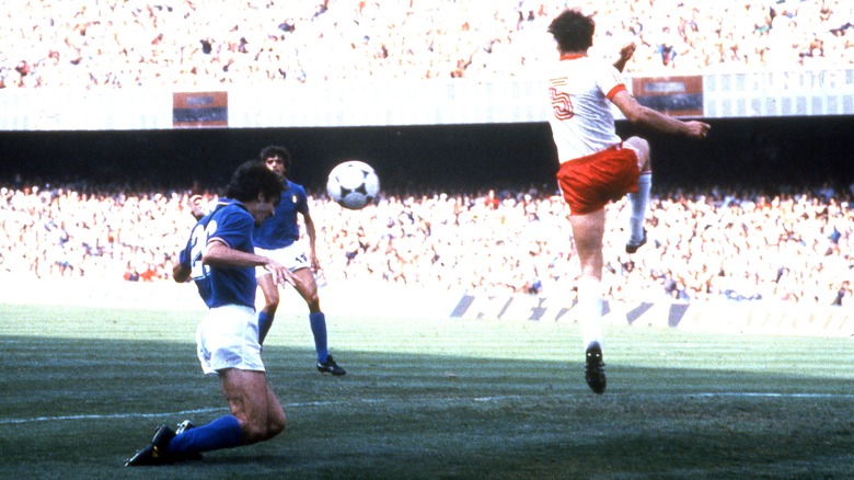 Rossi scores v. Poland, 1982