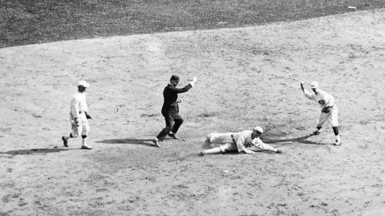 Runner out during 1919 World Series