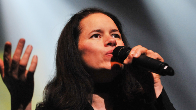Natalie Merchant singing onstage