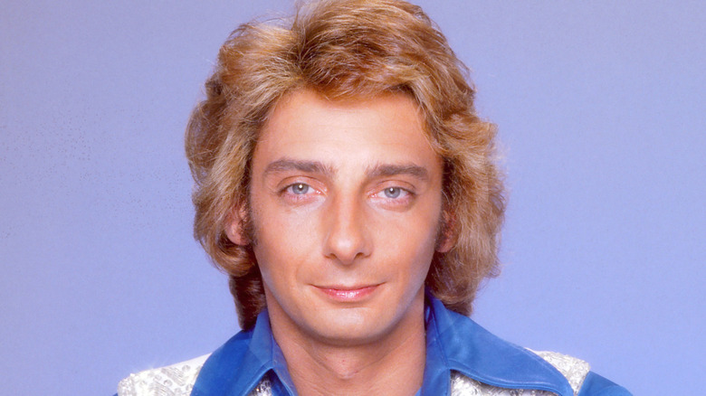 Barry Manilow performing