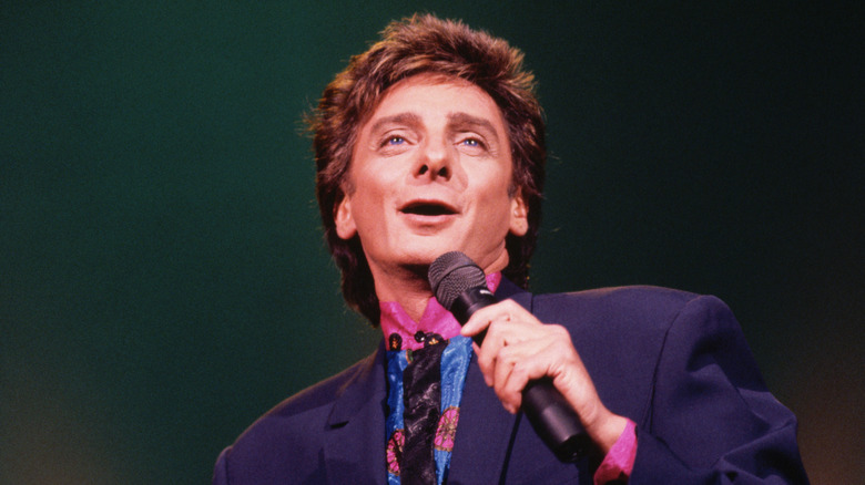 Barry Manilow singing circa the '90s