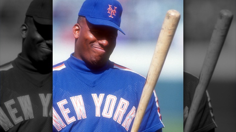 Bobby Bonilla holding bat