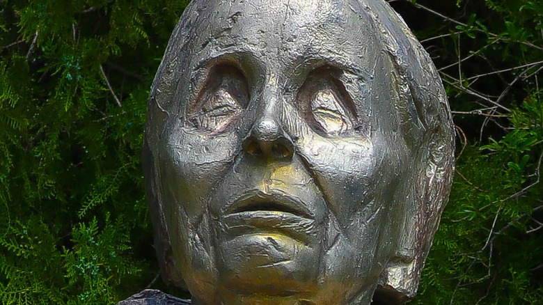 Sculpture of Baba Vanga