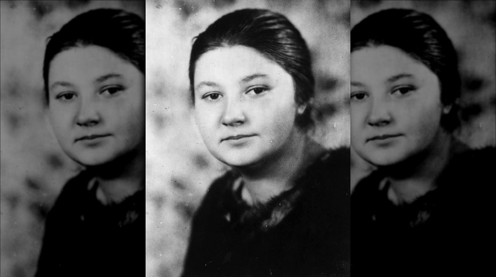 Black and white portrait of Vera Menchik