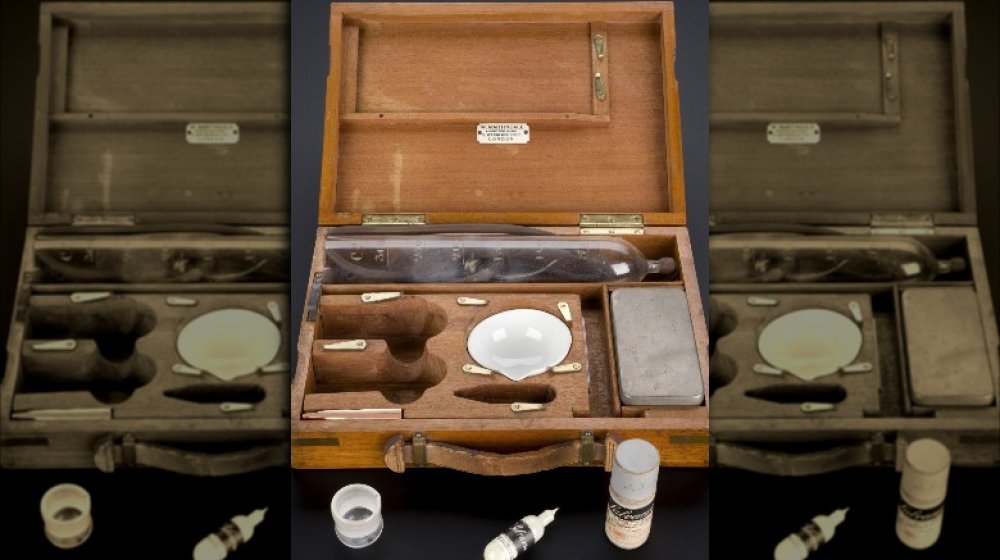 Salvarsan treatment kit for syphilis