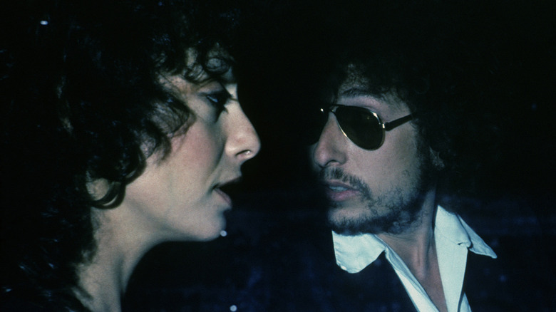 Sara and Bob Dylan together in car