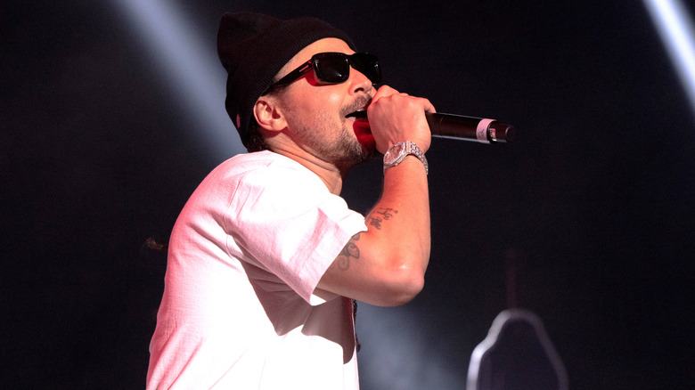 Bizzy Bone performing