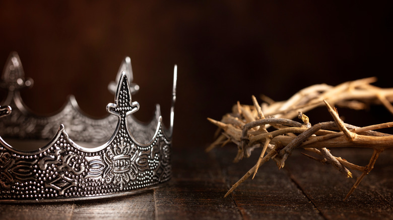 Crown and crown of thorns