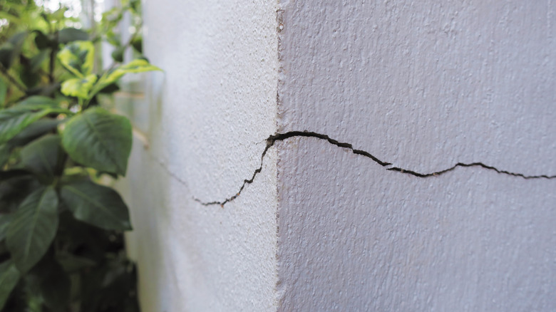A cracked pillar