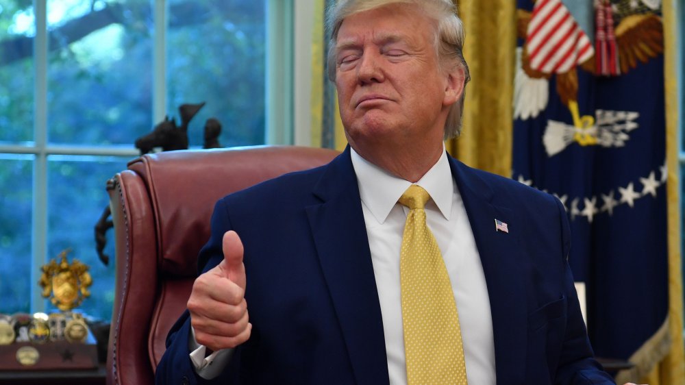 thumbs up, Trump