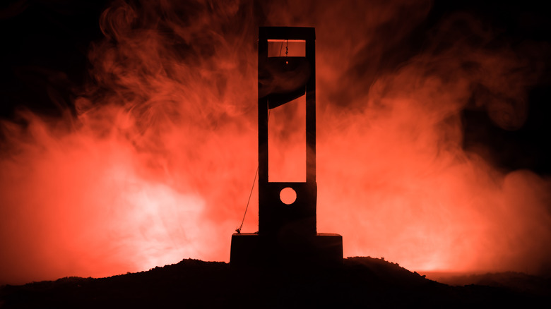 guillotine silhouette