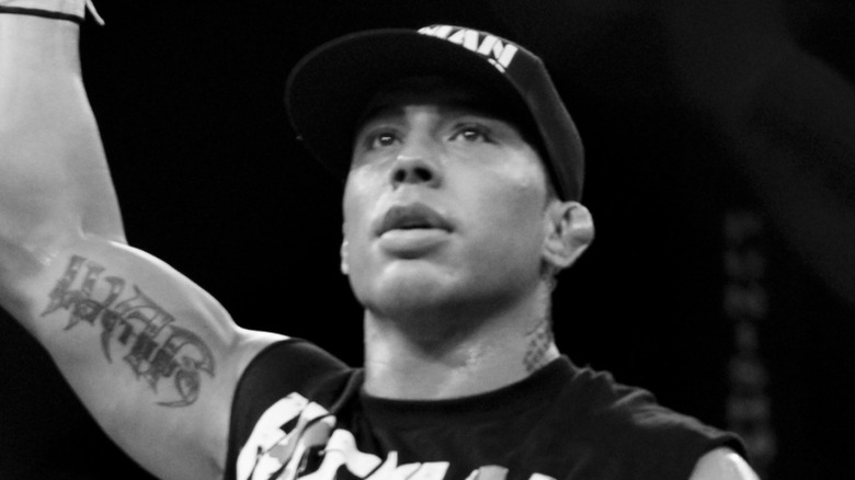 war machine MMA looking up