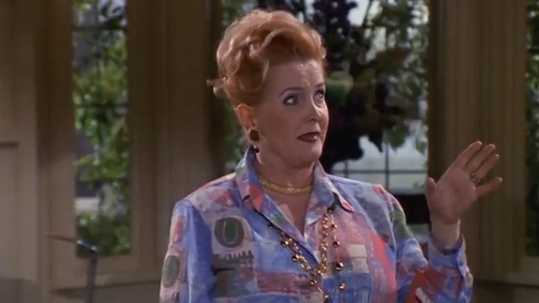 Millicent Martin in a scene from Frasier