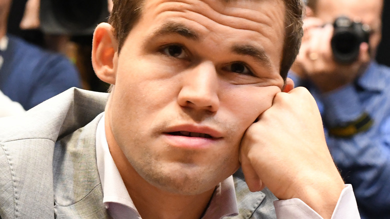 Magnus Carlsen playing chess