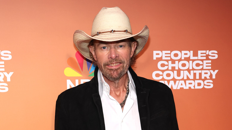 Toby Keith in cowboy hat