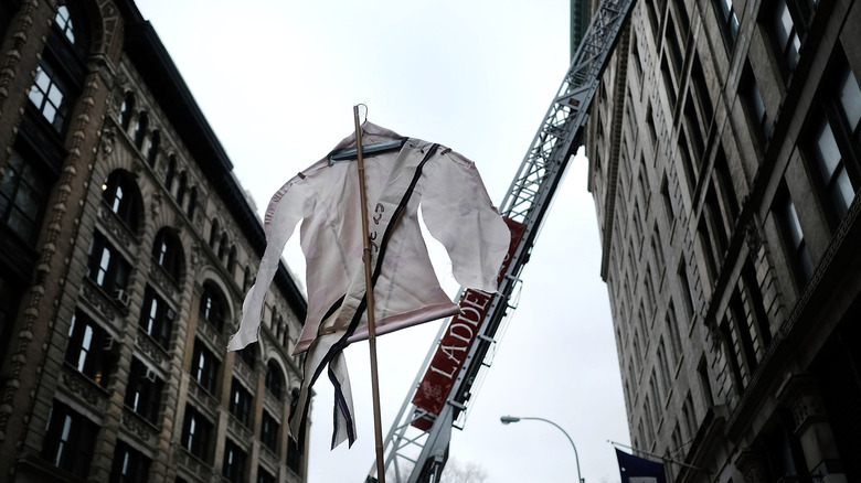 blouse as memorial to victim of triangle shirtwaist factory fire