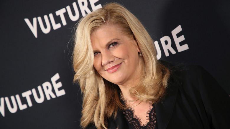 Kristen Johnston grinning