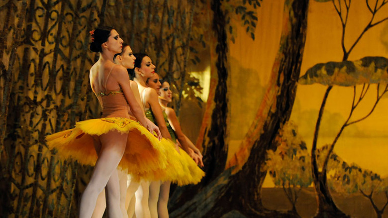 dancers in a scene from Don Kichote