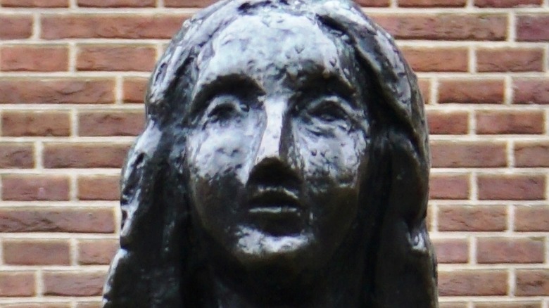 Anne Frank statue