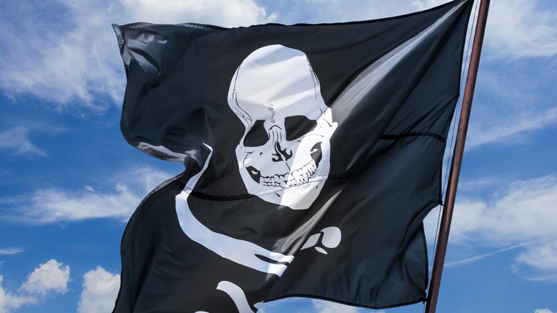 A black pirate flag
