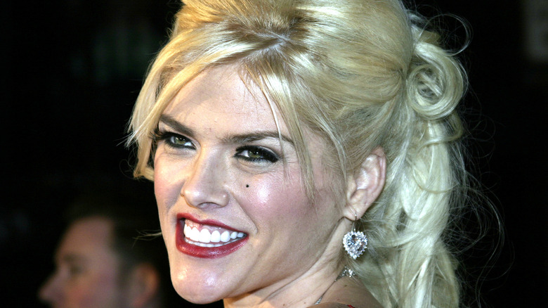 Anna Nicole Smith smiling