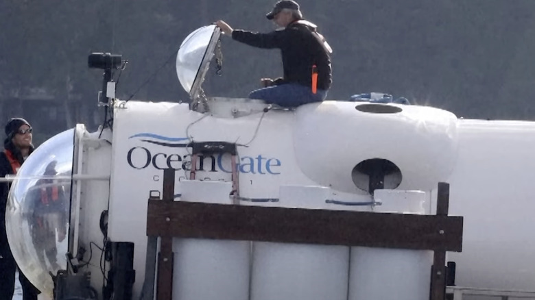 titan submersible loading