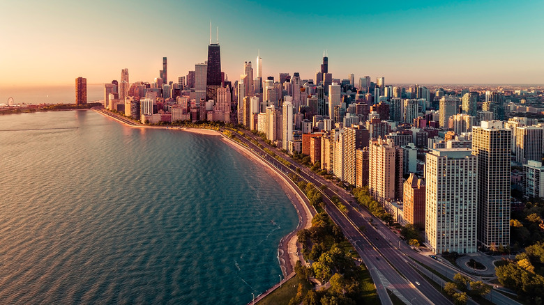 chicago and lake michigan shoreline