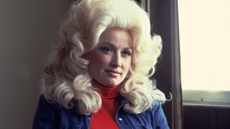 Dolly Parton giving an interview 1970s