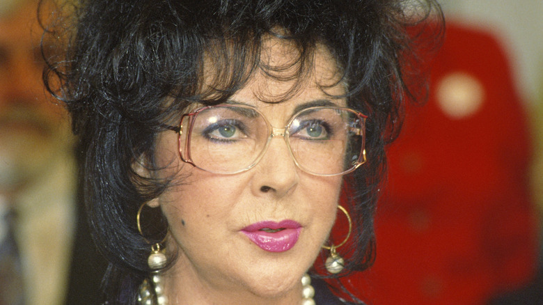 Elizabeth Taylor speaks to reporters