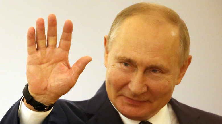 Vladmir Putin waving