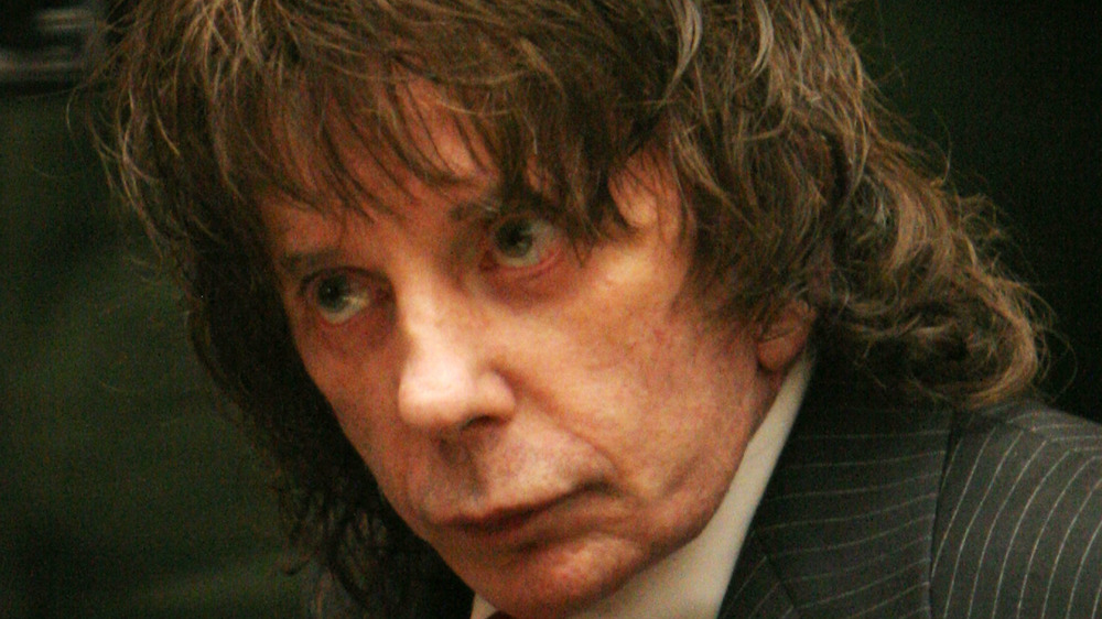 Phil Spector wears suit in court